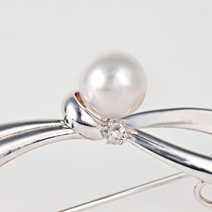 1747015505 japanese 8.0mm akoya cultured pearl with moonstone brooch for women with sterling silver classy design excellent gift pearl brooch.jpg