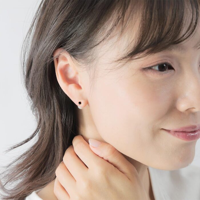 1747112731 japanese 8.0mm akoya cultured pearl earrings black with onyx for women with 18k yellow gold stylish design excellent gift pearl earrings.jpg