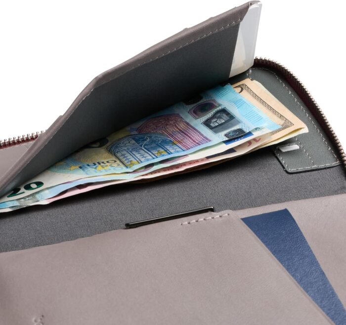 1747112977 bellroy travel folio – second edition sienna.jpg