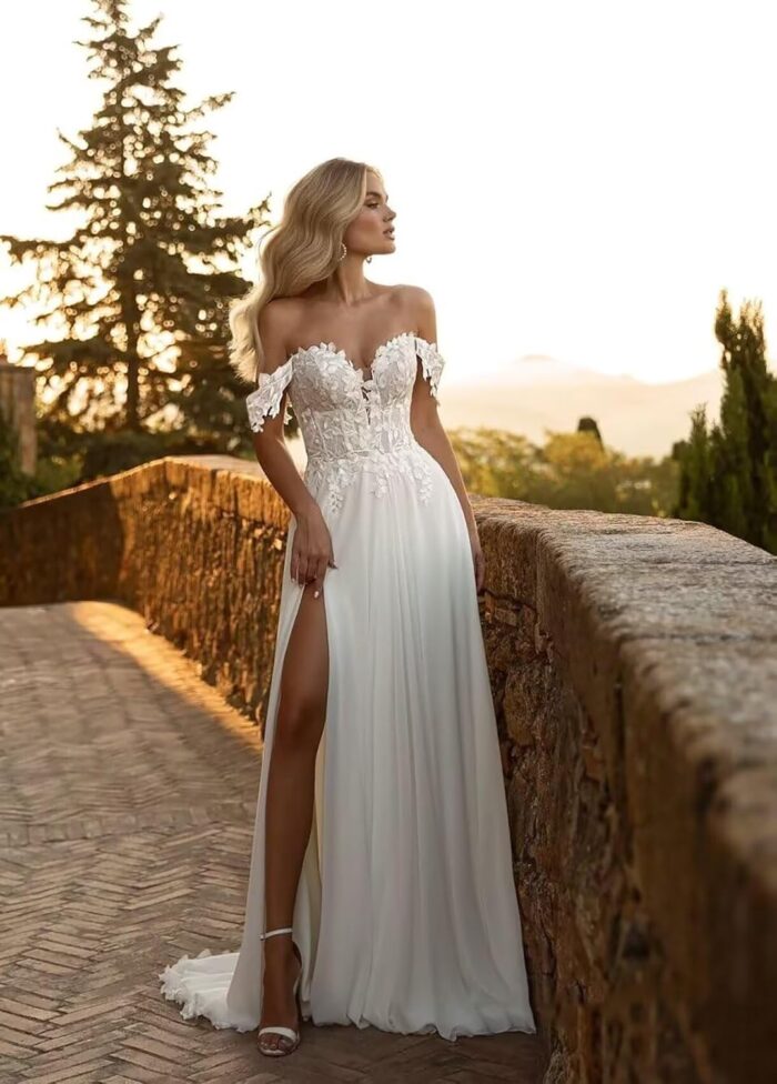 1747122879 beach wedding dresses for bride lace appliques tulle luxury bride dress backless lw01.jpg