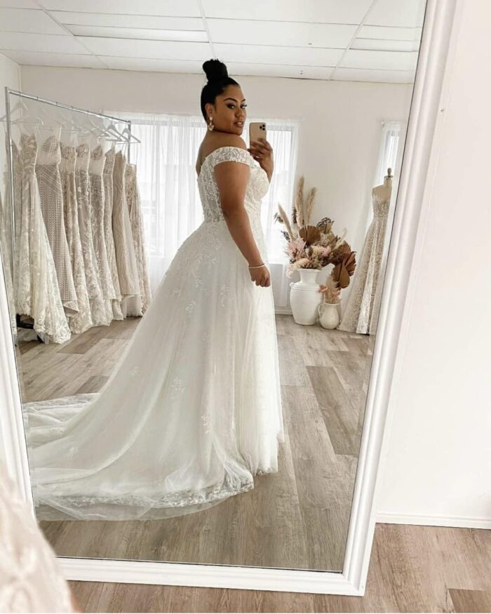 1747519287 solodish plus size wedding dresses for bride ball gown lace applique wedding gown.jpg