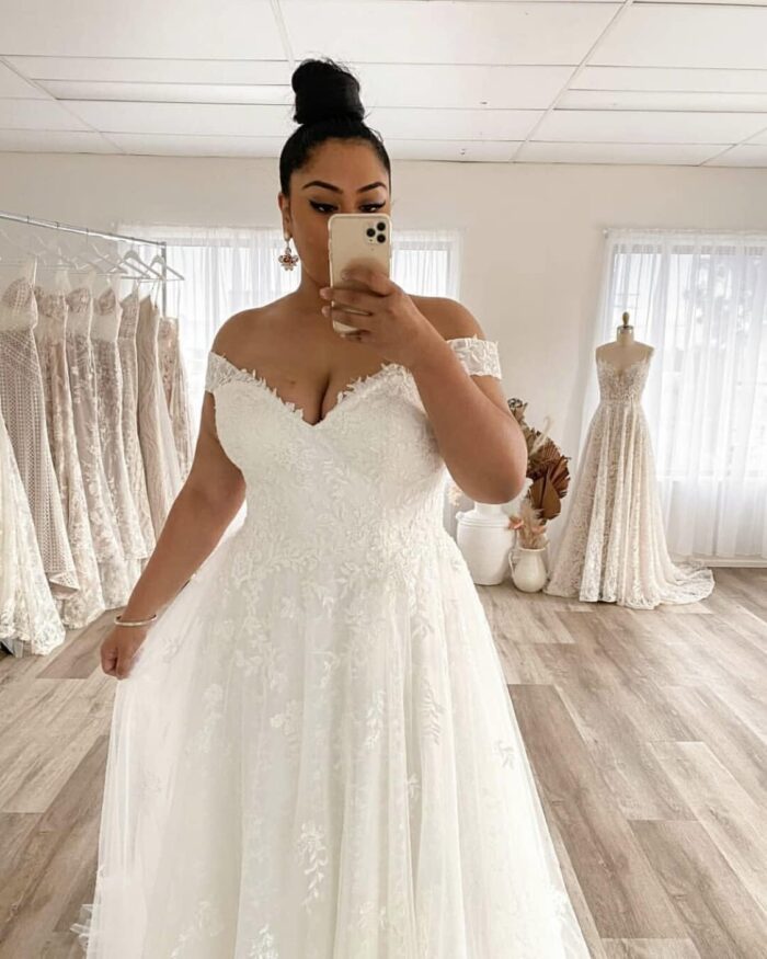 1747519289 solodish plus size wedding dresses for bride ball gown lace applique wedding gown.jpg