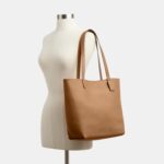 1747618643 coach manhattan tote.jpg